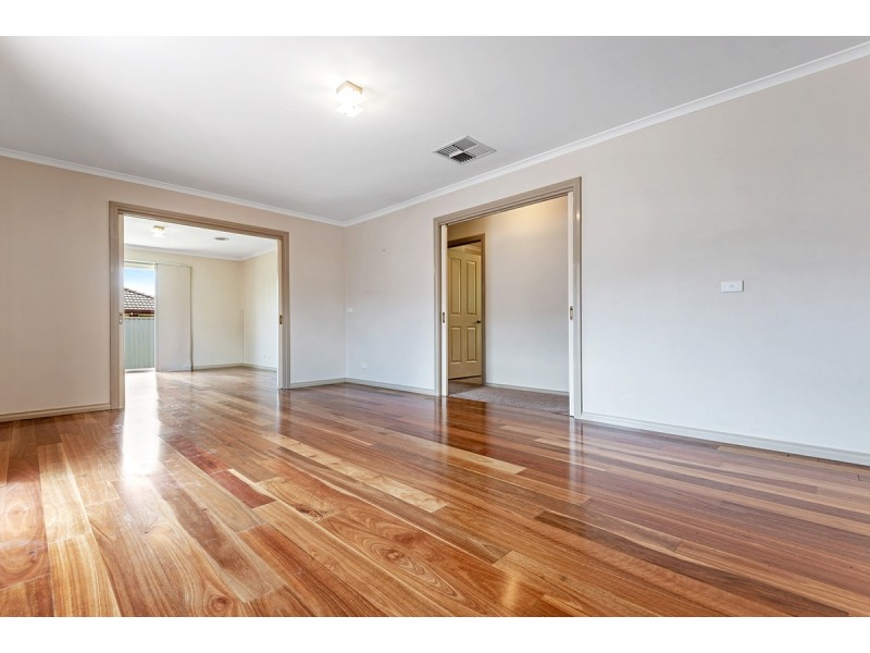 16 Foxglove Lane, Craigieburn VIC 3064