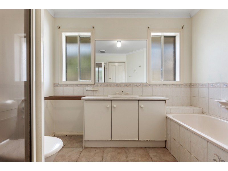 16 Foxglove Lane, Craigieburn VIC 3064