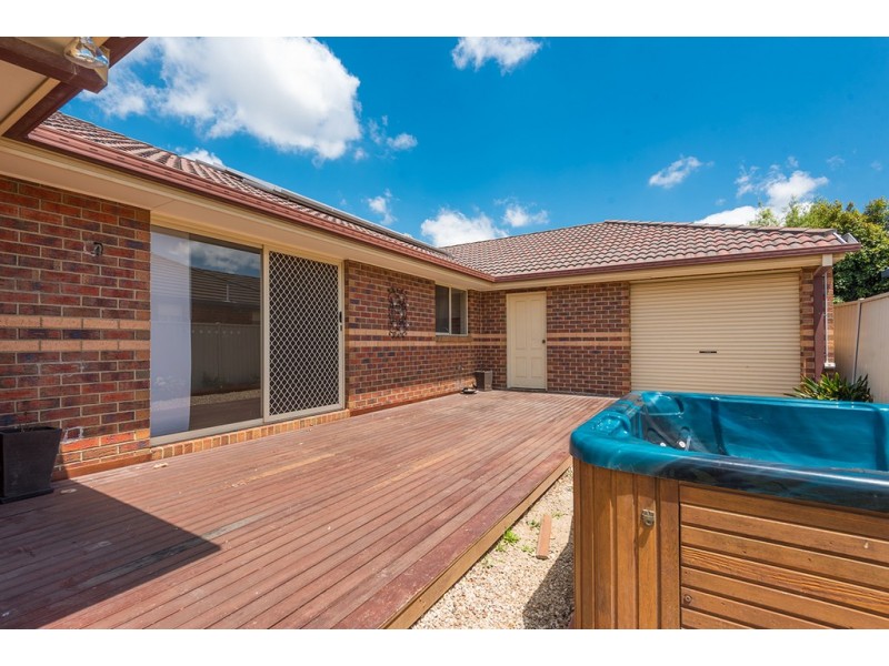 16 Foxglove Lane, Craigieburn VIC 3064