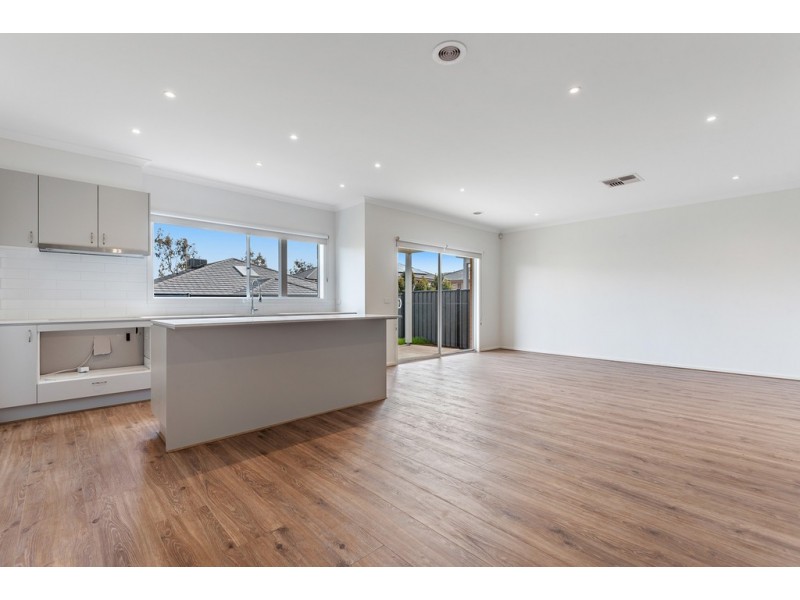 39 Northfield Drive, Craigieburn VIC 3064