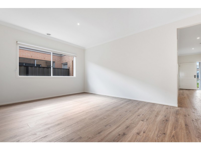 39 Northfield Drive, Craigieburn VIC 3064