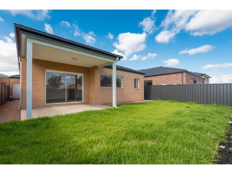 39 Northfield Drive, Craigieburn VIC 3064