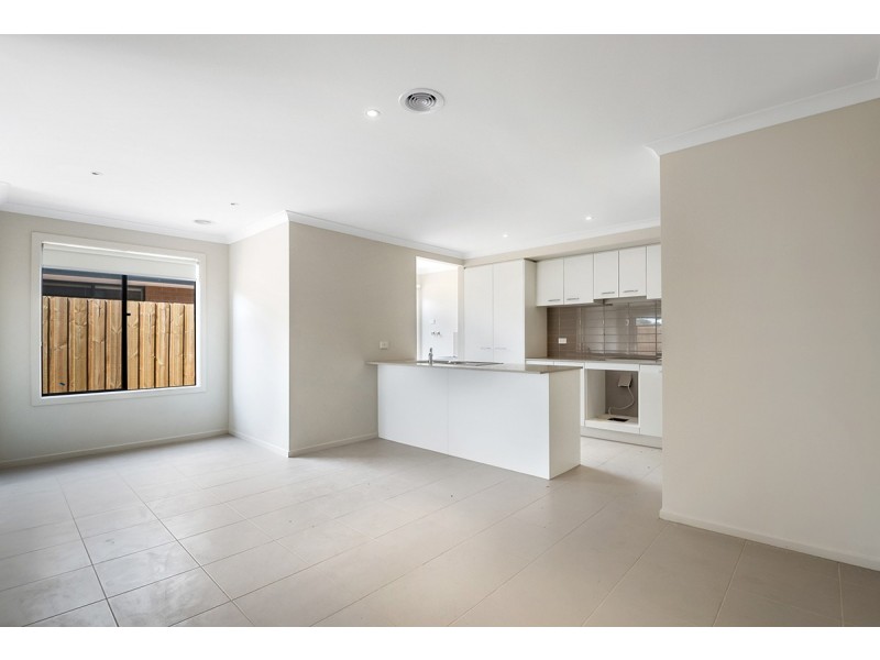 1/527 Rubus Drive, Wallan VIC 3756
