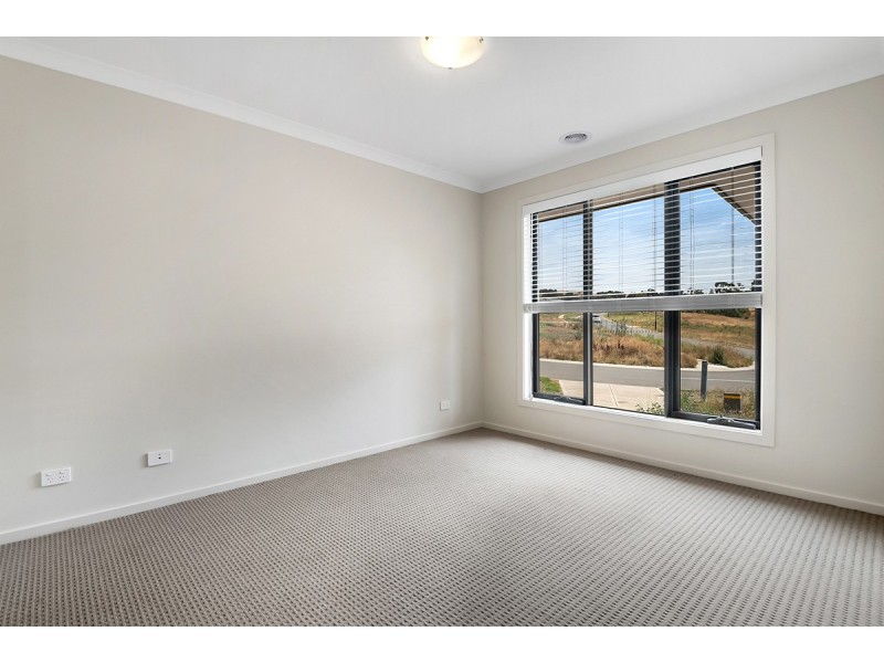 1/527 Rubus Drive, Wallan VIC 3756
