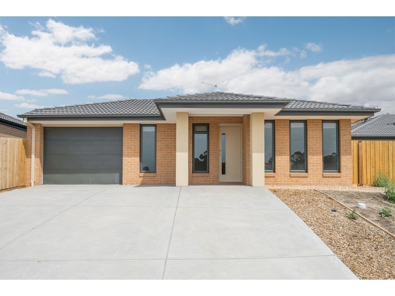 2/527 Rubus Drive, Wallan VIC 3756