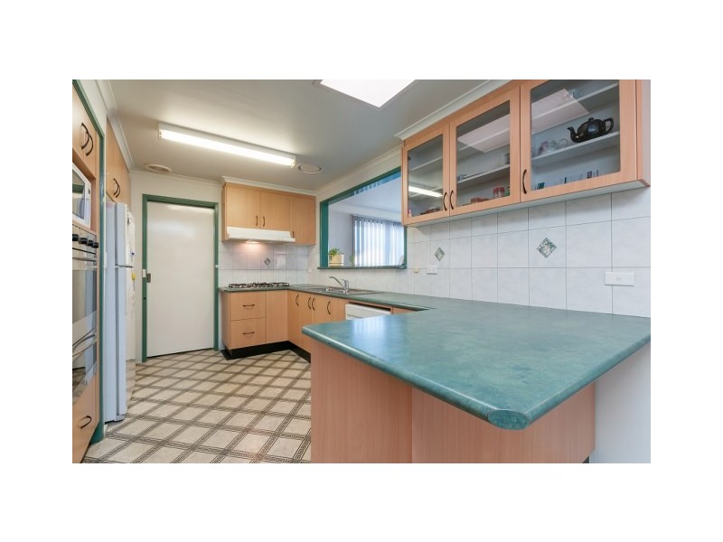 52 Bainbridge Close, Craigieburn VIC 3064