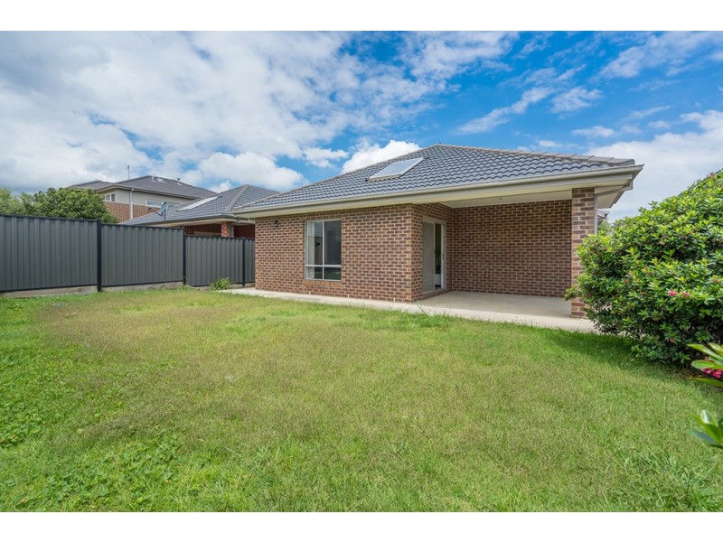 16 Hollows Court, Craigieburn VIC 3064