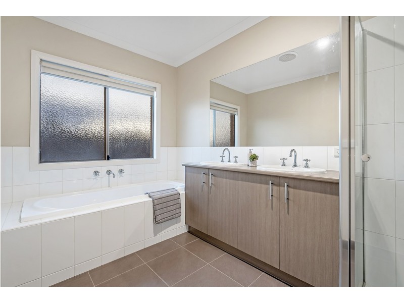 53 Balyang Way, Craigieburn VIC 3064