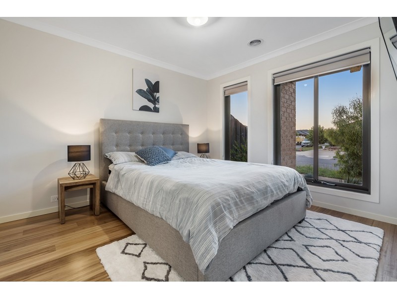16 Chambly Drive, Mickleham VIC 3064