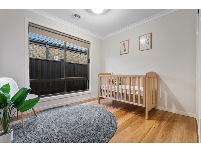 16 Chambly Drive, Mickleham VIC 3064