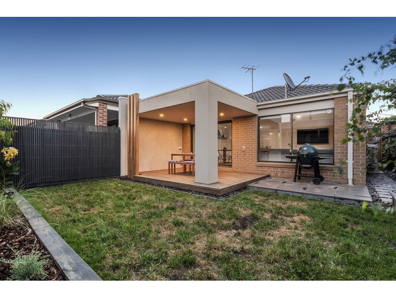 16 Chambly Drive, Mickleham VIC 3064