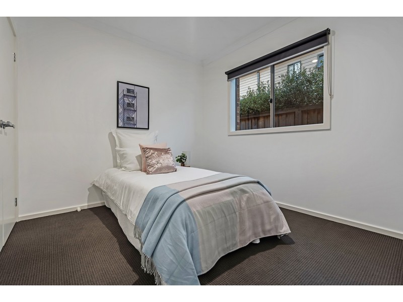 8 Hues Street, Mickleham VIC 3064