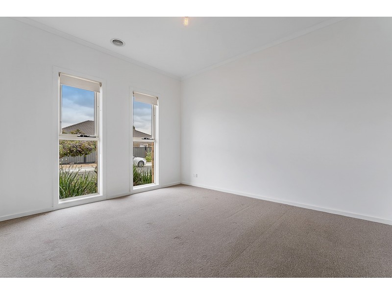 61 Kinglake Crescent, Craigieburn VIC 3064