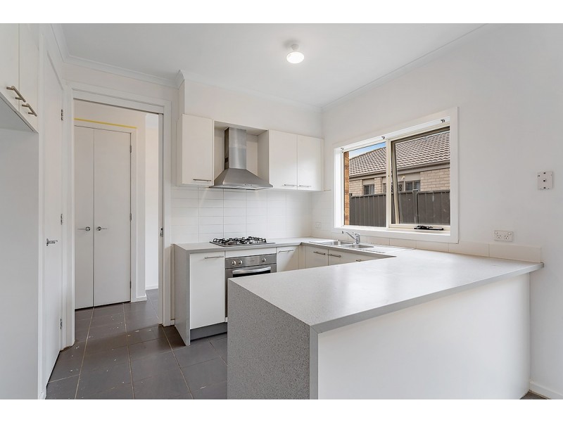 61 Kinglake Crescent, Craigieburn VIC 3064