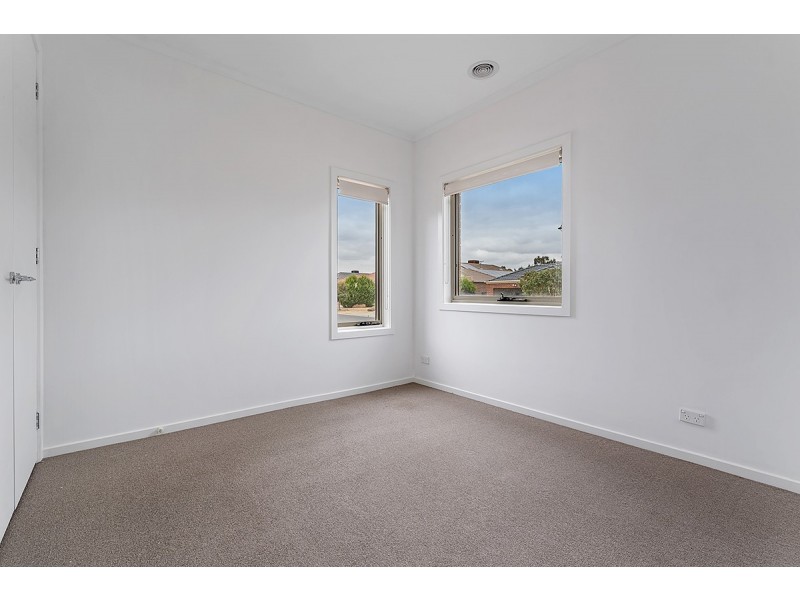 61 Kinglake Crescent, Craigieburn VIC 3064