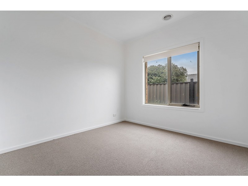 61 Kinglake Crescent, Craigieburn VIC 3064