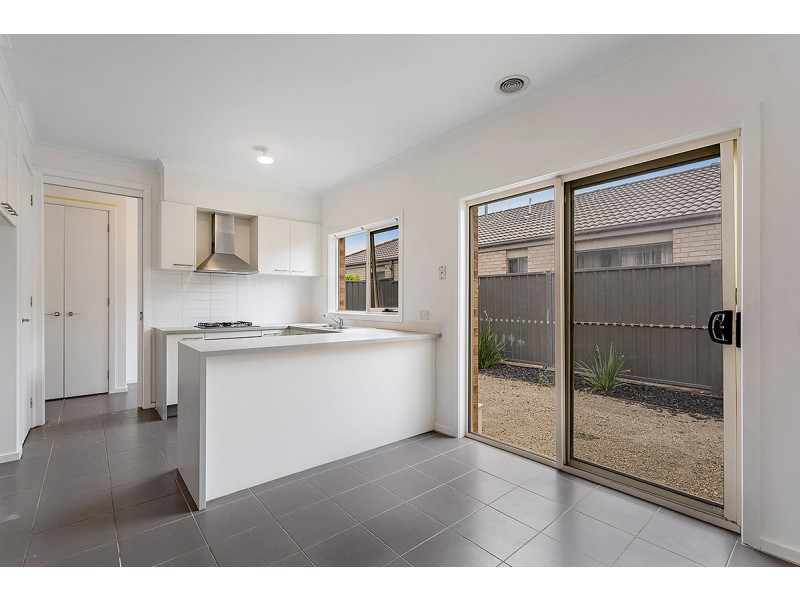61 Kinglake Crescent, Craigieburn VIC 3064