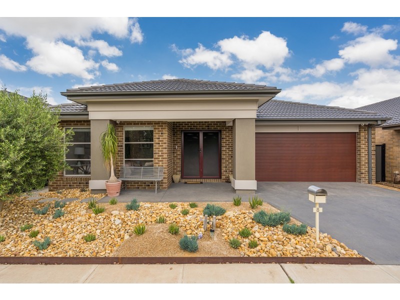 8 Lion Chase, Craigieburn VIC 3064