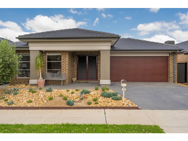 8 Lion Chase, Craigieburn VIC 3064