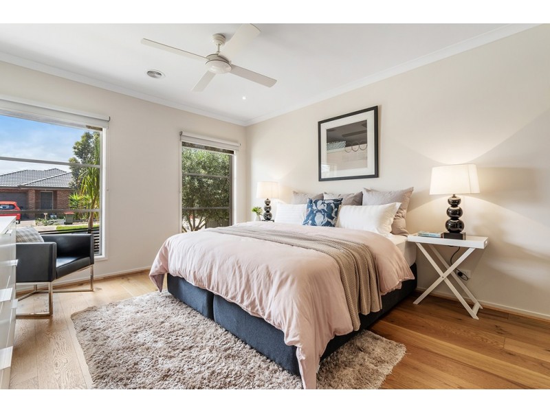8 Lion Chase, Craigieburn VIC 3064