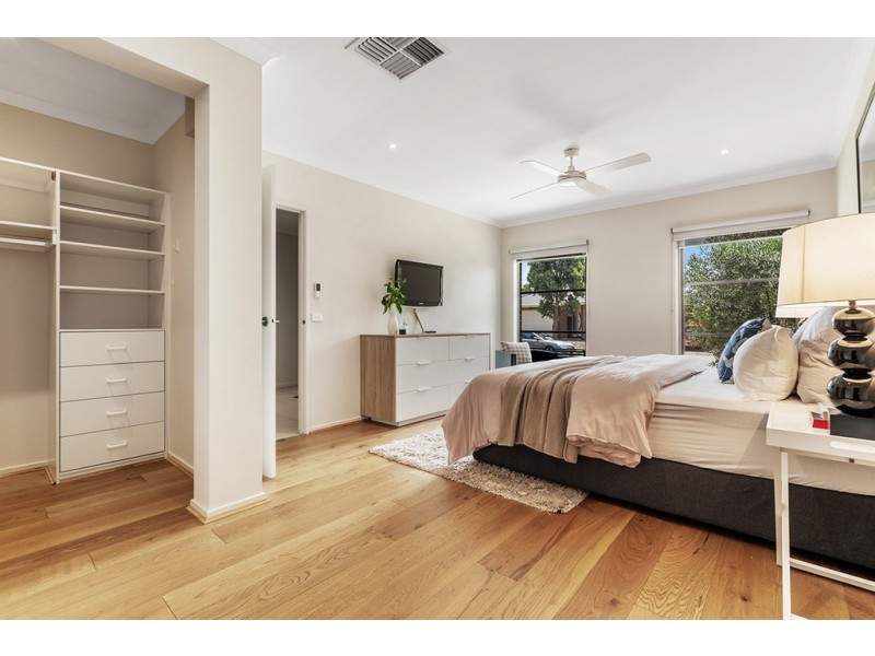 8 Lion Chase, Craigieburn VIC 3064