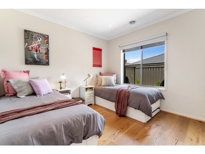 8 Lion Chase, Craigieburn VIC 3064