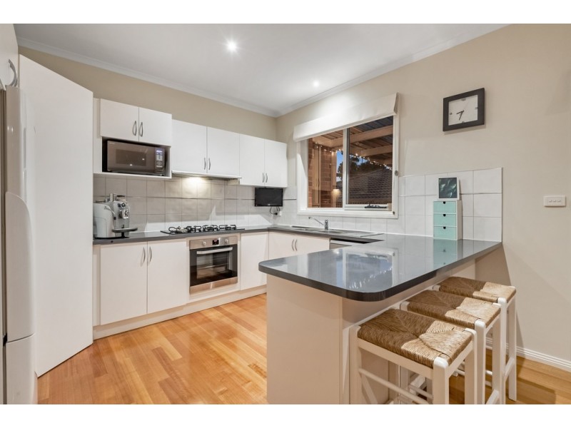 10 Saunders Court, Roxburgh Park VIC 3064