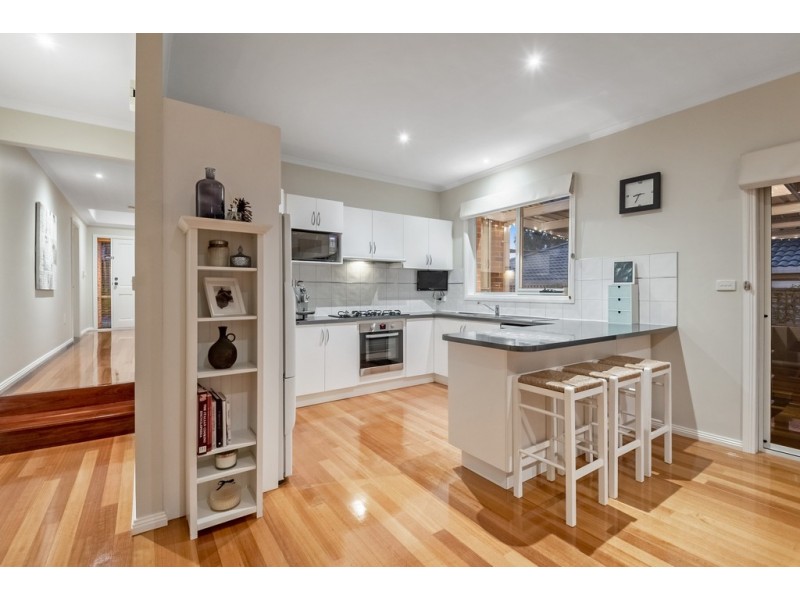 10 Saunders Court, Roxburgh Park VIC 3064