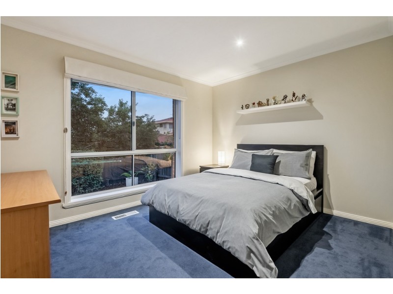 10 Saunders Court, Roxburgh Park VIC 3064