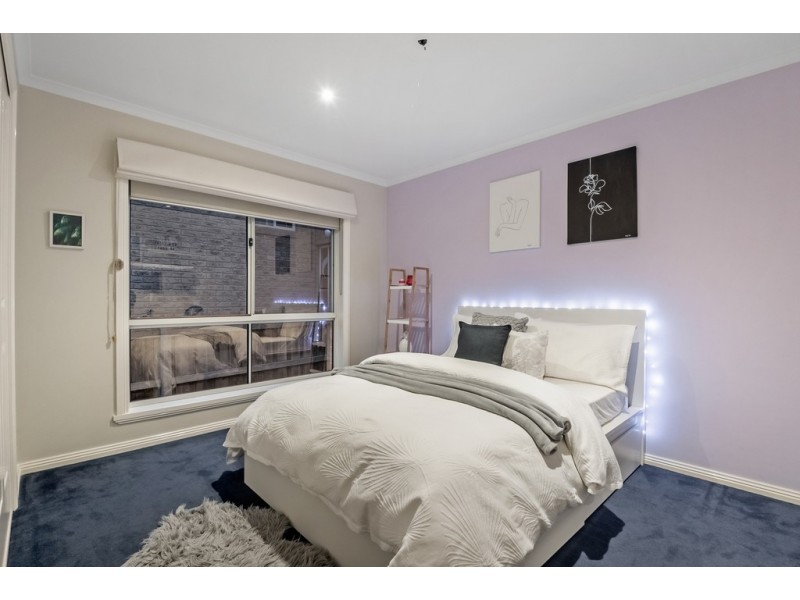 10 Saunders Court, Roxburgh Park VIC 3064