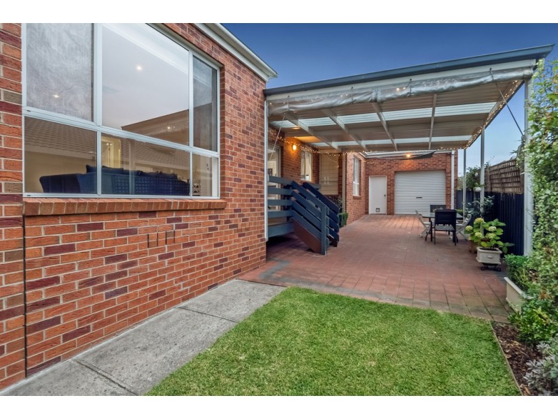10 Saunders Court, Roxburgh Park VIC 3064