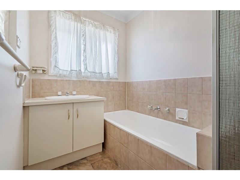 28 Longtown Court, Craigieburn VIC 3064
