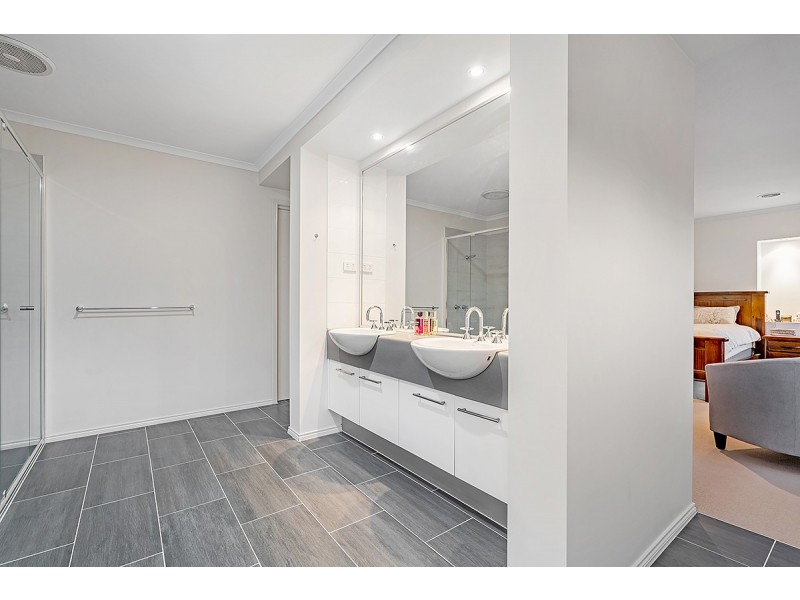 61 Axminster Drive, Craigieburn VIC 3064