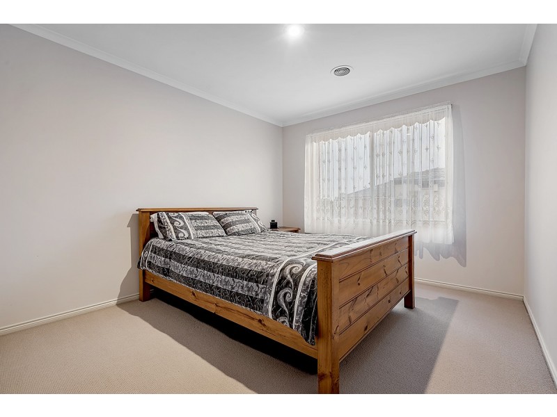 61 Axminster Drive, Craigieburn VIC 3064
