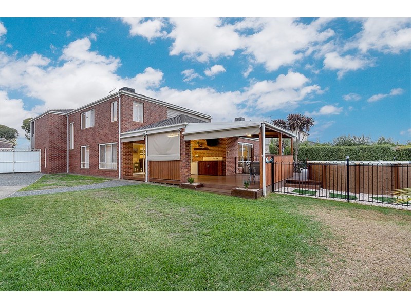 61 Axminster Drive, Craigieburn VIC 3064