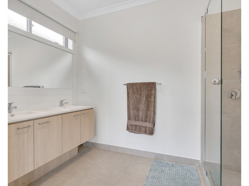 17 Bolwarra Street, Craigieburn VIC 3064