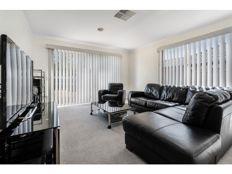 13 Elmwood Place, Craigieburn VIC 3064
