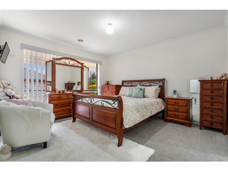 13 Elmwood Place, Craigieburn VIC 3064