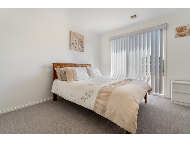 13 Elmwood Place, Craigieburn VIC 3064