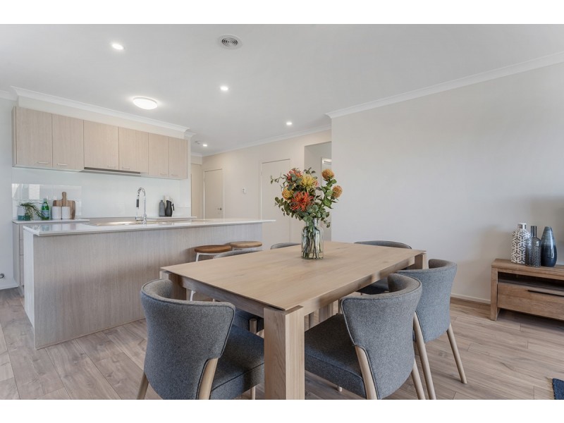 9 Featherwood Crescent, Craigieburn VIC 3064