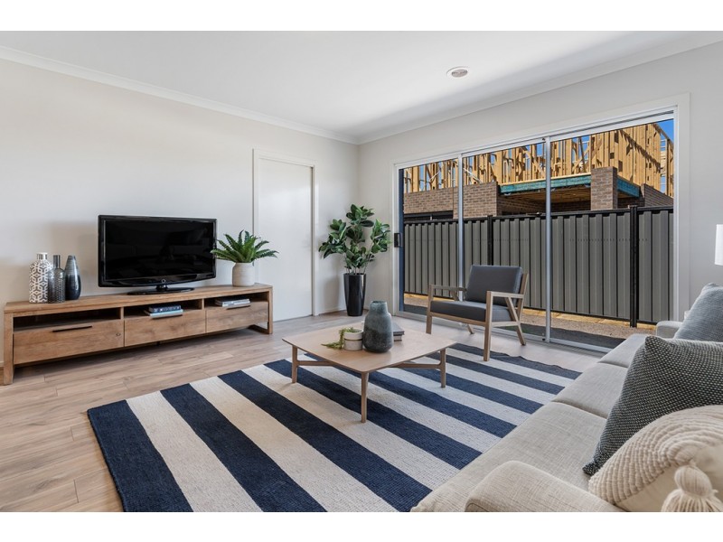 9 Featherwood Crescent, Craigieburn VIC 3064