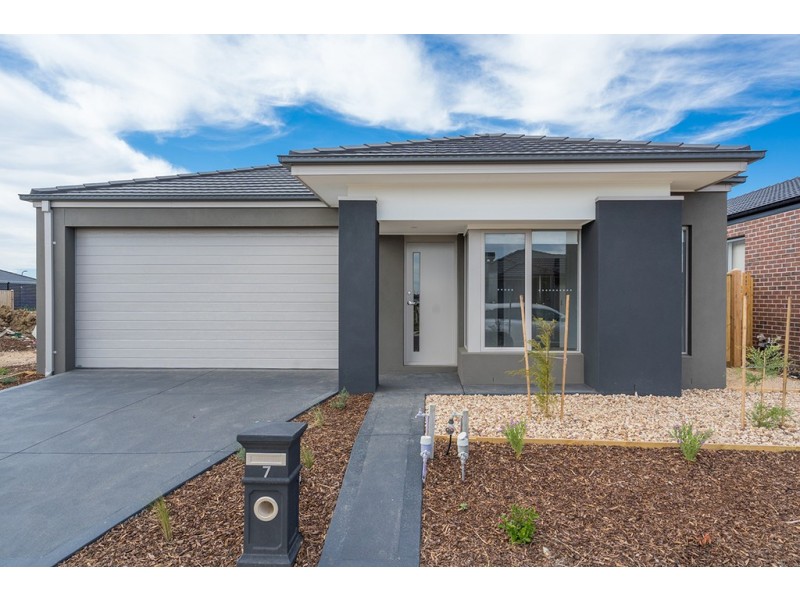 7 Chevery Street, Mickleham VIC 3064