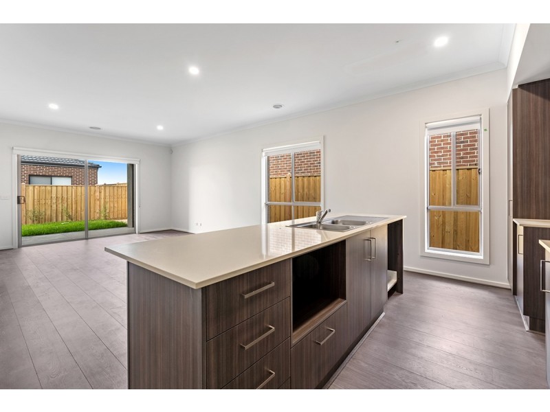 7 Chevery Street, Mickleham VIC 3064