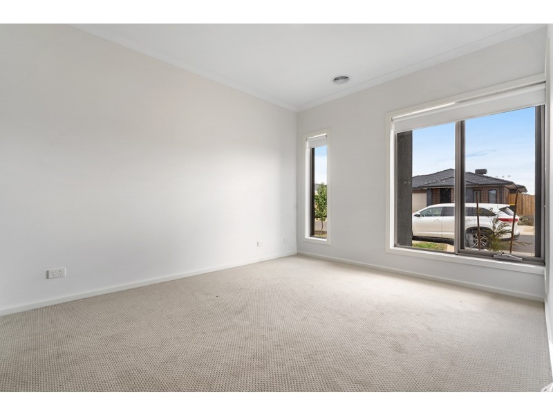 7 Chevery Street, Mickleham VIC 3064