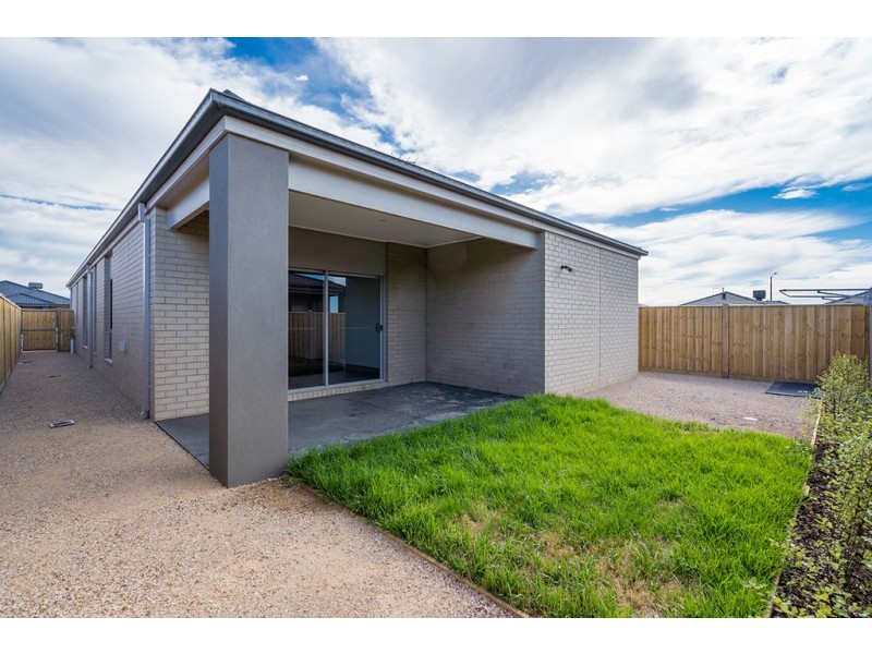 7 Chevery Street, Mickleham VIC 3064
