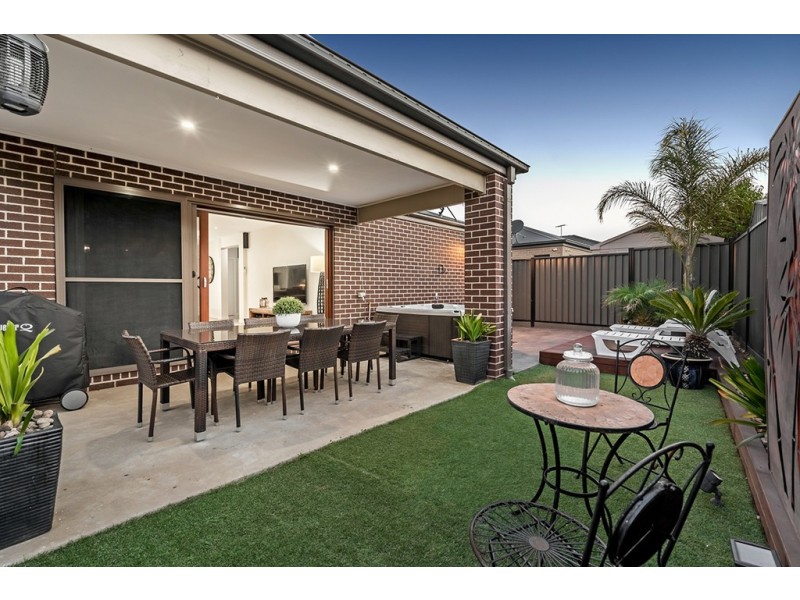 4 Gift Road, Craigieburn VIC 3064