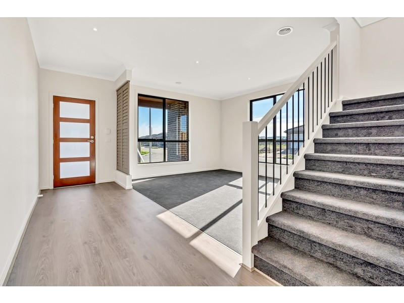 10 Keppel Way, Mickleham VIC 3064