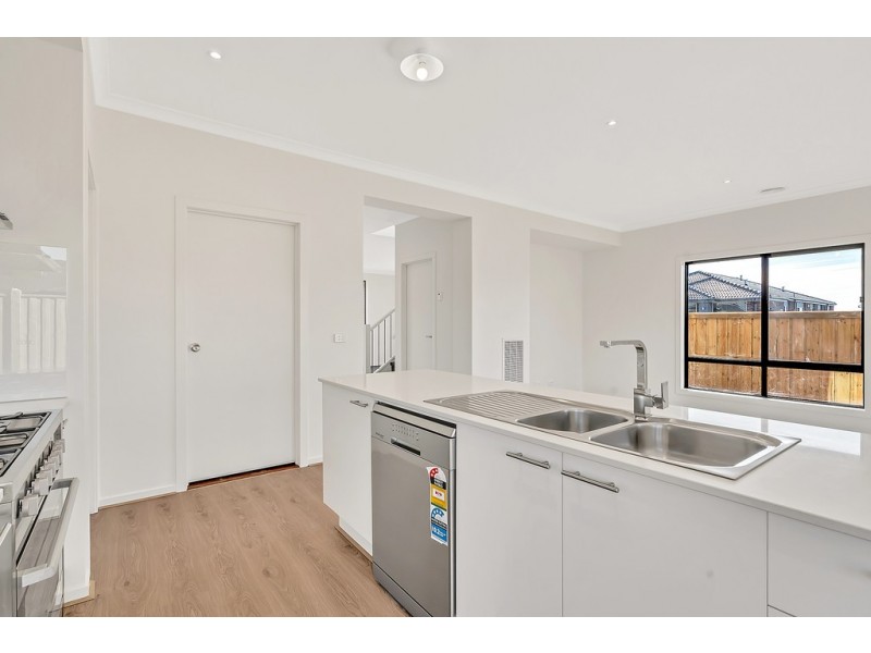 10 Keppel Way, Mickleham VIC 3064