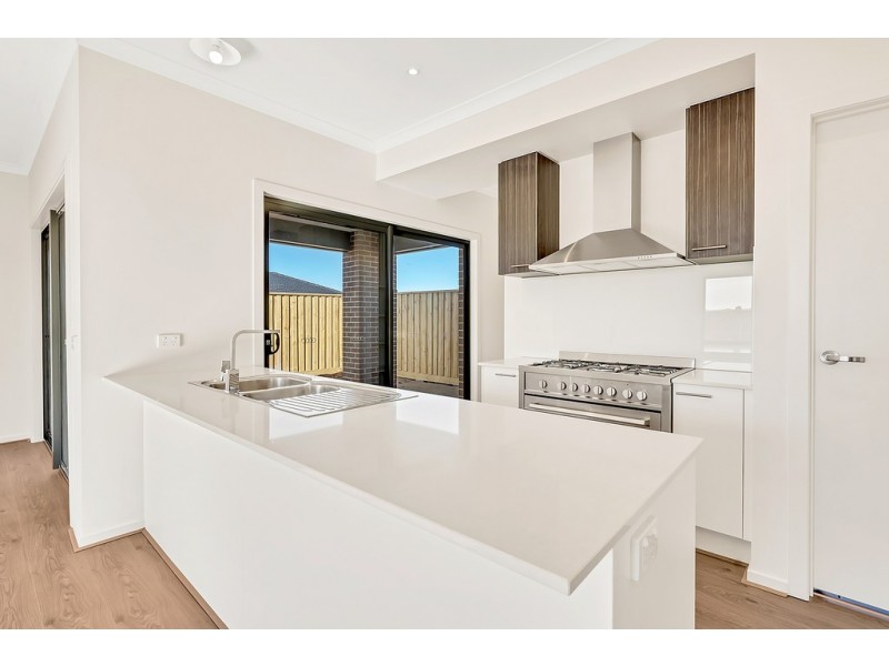 10 Keppel Way, Mickleham VIC 3064