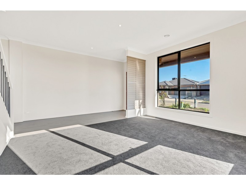 10 Keppel Way, Mickleham VIC 3064